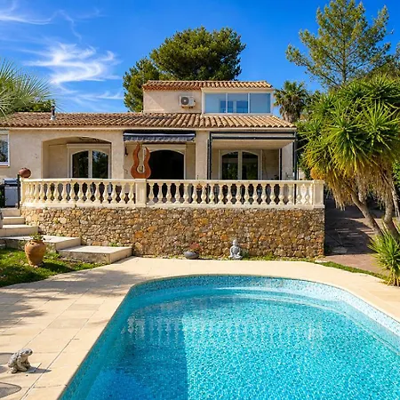 Charmante Avec Piscine Et Grand Jardin Saint-Raphaël