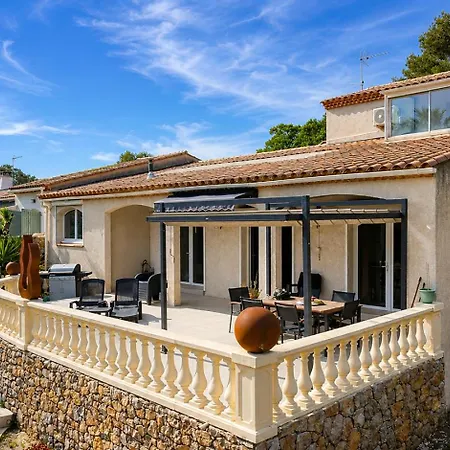 Charmante Avec Piscine Et Grand Jardin 别墅