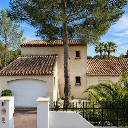 Villa Charmante Avec Piscine Et Grand Jardin *